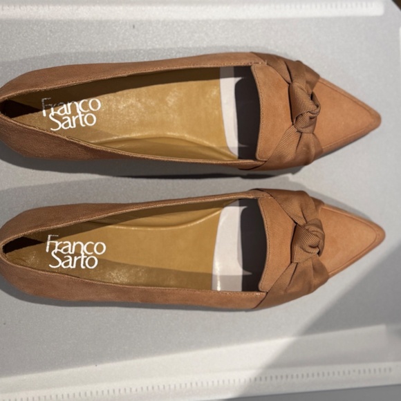 Franco Sarto - Nude/tan suede pointed flats size 8.5 - Picture 2 of 4
